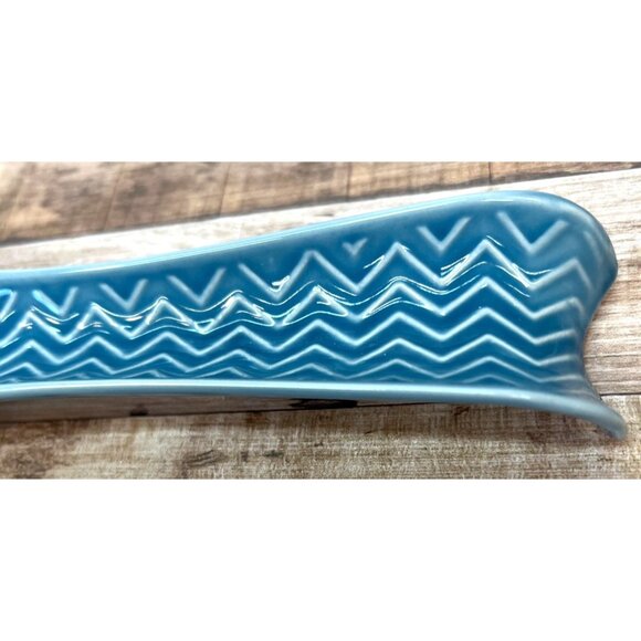 Ceramic Blue Spoon Rest With Chevron Design For Kitchen - Picture 3 of 4